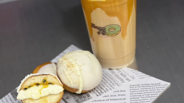 Mumma J’s Bakery food truck serving doughnuts and desserts in Perth