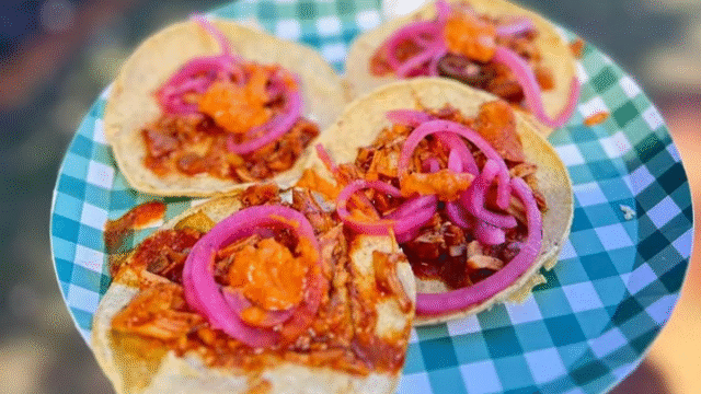 La Garnacha Perth food truck serving Mexican street tacos with salsa and fresh toppings