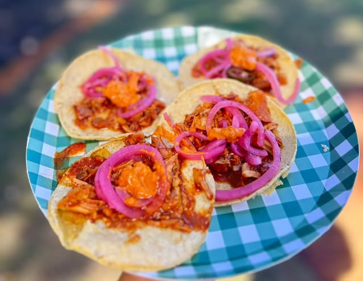 La Garnacha Perth food truck serving Mexican street tacos with salsa and fresh toppings