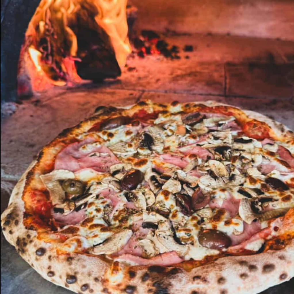 Porta Pizza food truck serving artisan Italian woodfired pizza in Perth